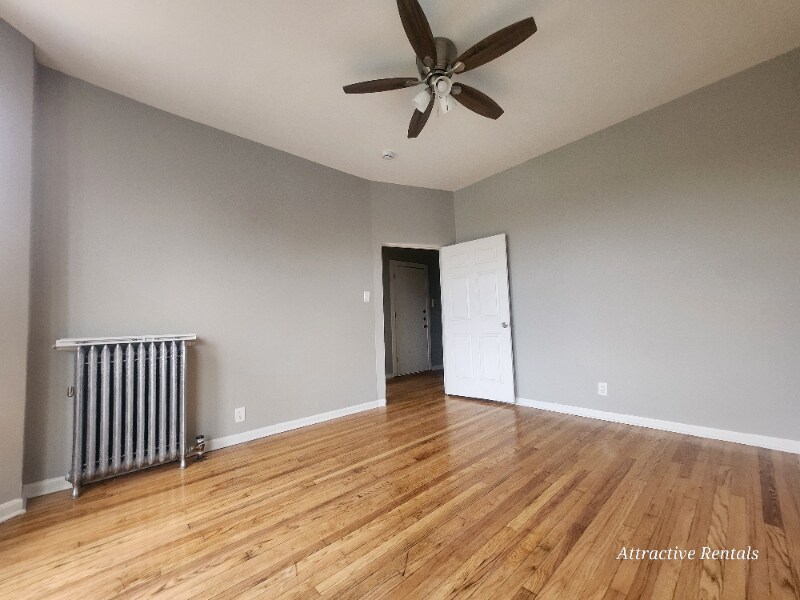 Building Photo - 636 E 44th St