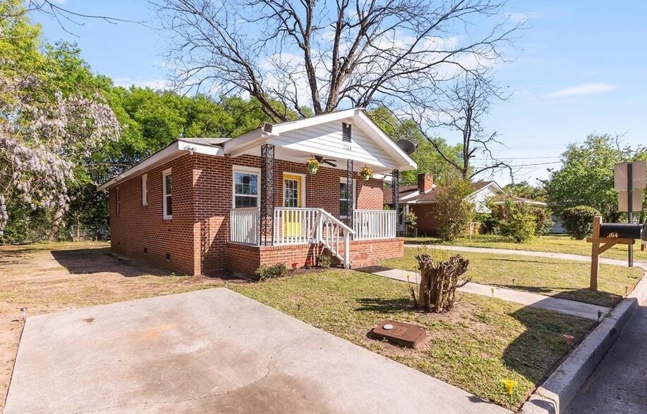 Building Photo - 2164 Monroe Ave