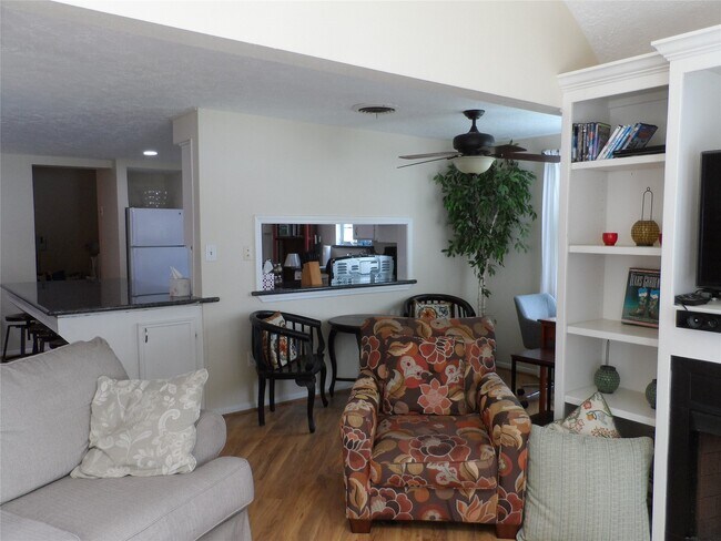 Building Photo - 13545 Northshore Loop