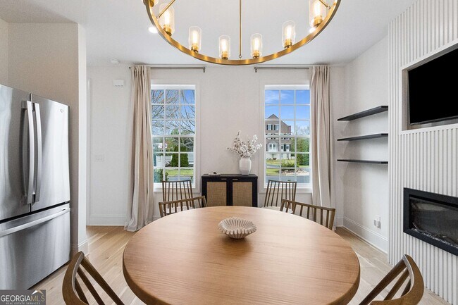 Building Photo - 11 Bourbon St