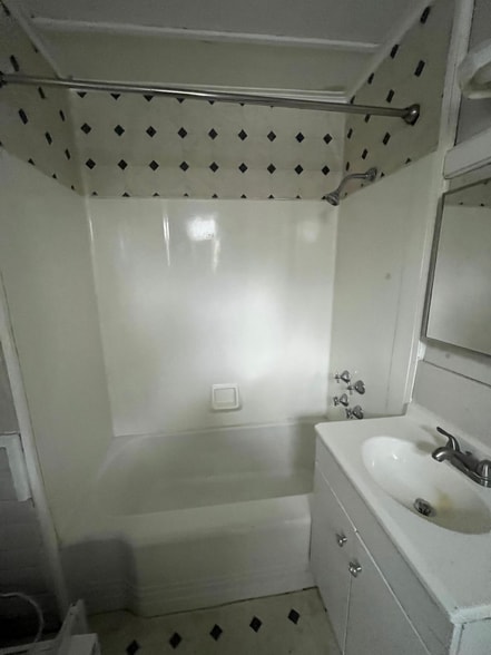 Building Photo - 51 Highland Ave