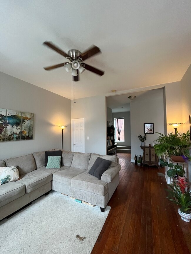 Living Room 1.5 - 3240 Missouri Ave