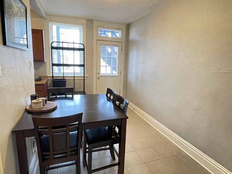 Building Photo - 5331 Bancroft Ave