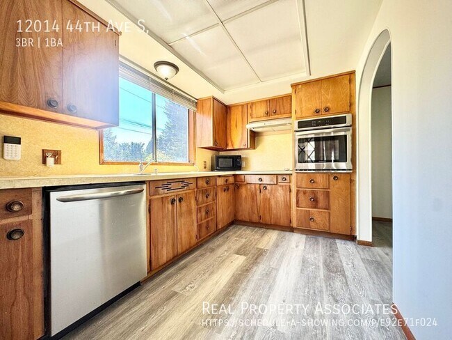Building Photo - 12014 44th Ave S