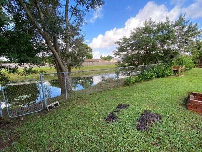 Building Photo - 9596 Richmond Cir