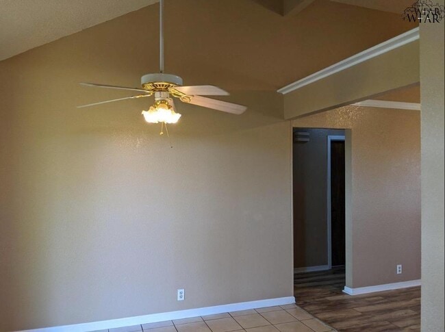 Building Photo - 1204 Lisa Ln