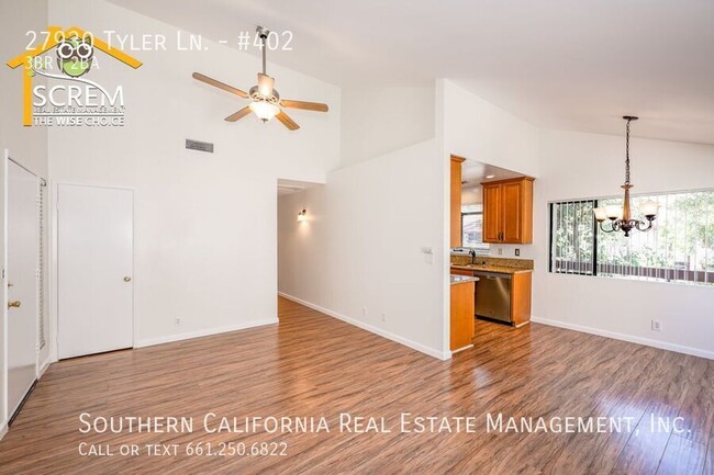 Building Photo - Three Bedroom Upper Condo in Canyon Oaks