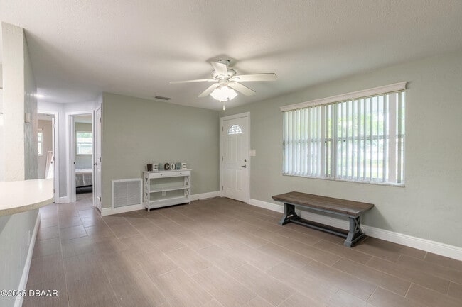 Building Photo - 5028 Palmetto St