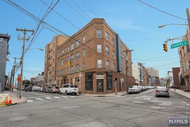 Primary Photo - 203 Academy St