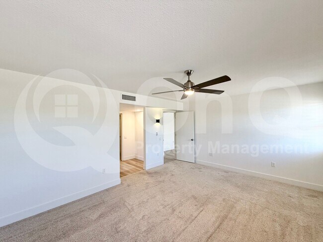 Building Photo - 12810 W Blue Bonnet Dr