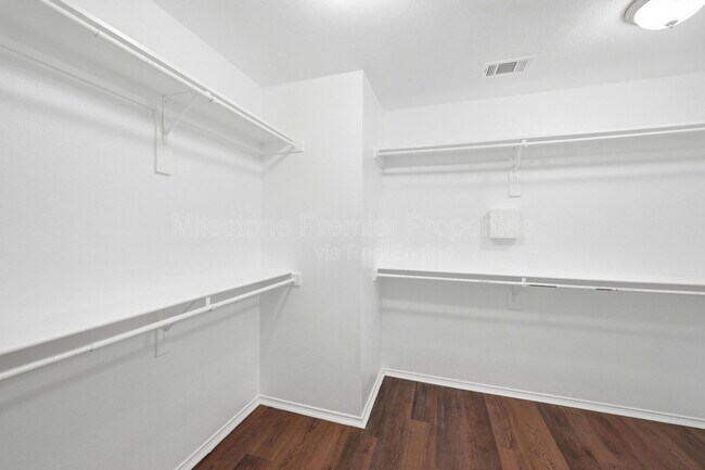 Building Photo - 4101 Cardinal Dr