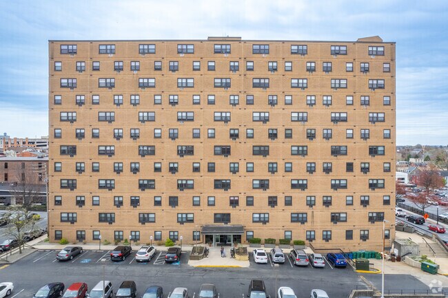 Building Photo - Ruoff Tower