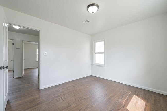 Building Photo - 727 NW 97th St