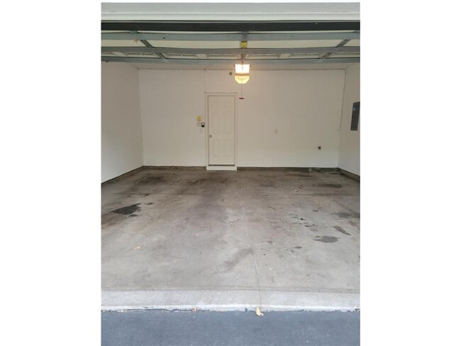 Building Photo - 3049 Chamberlain St