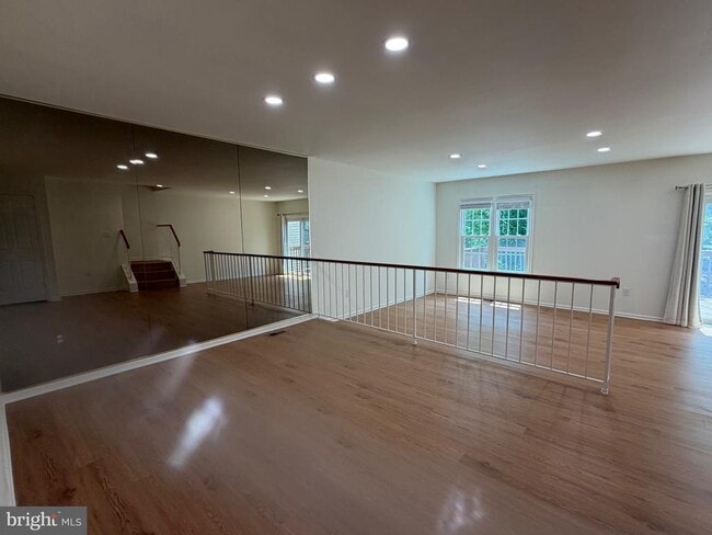 Building Photo - 10113 Galsworthy Pl