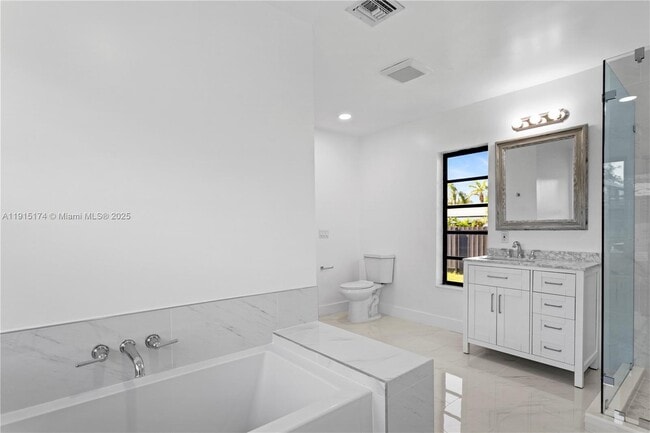 Building Photo - 10605 SW 112th St