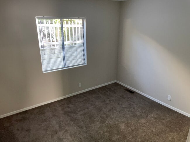 Building Photo - 4471 Garnet Ln
