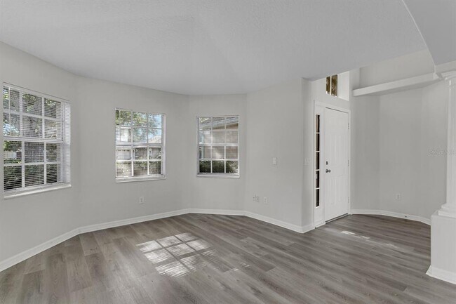 Building Photo - 15412 Montilla Loop