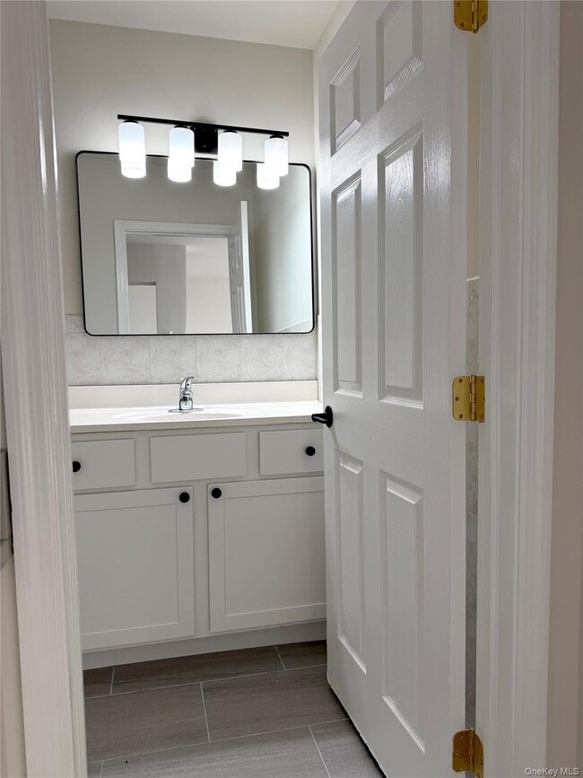 Building Photo - 315 Main St