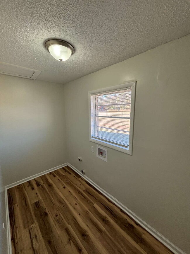 Building Photo - Available FOR RENT in Midland City, AL