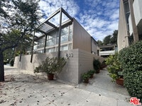Building Photo - 833 Moraga Dr