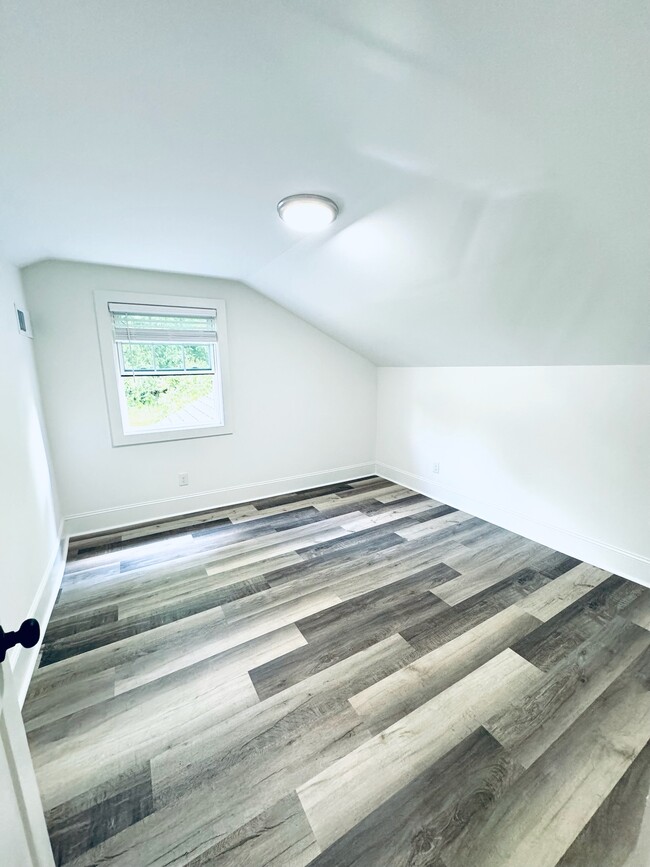 Building Photo - 510 N 2nd Ave