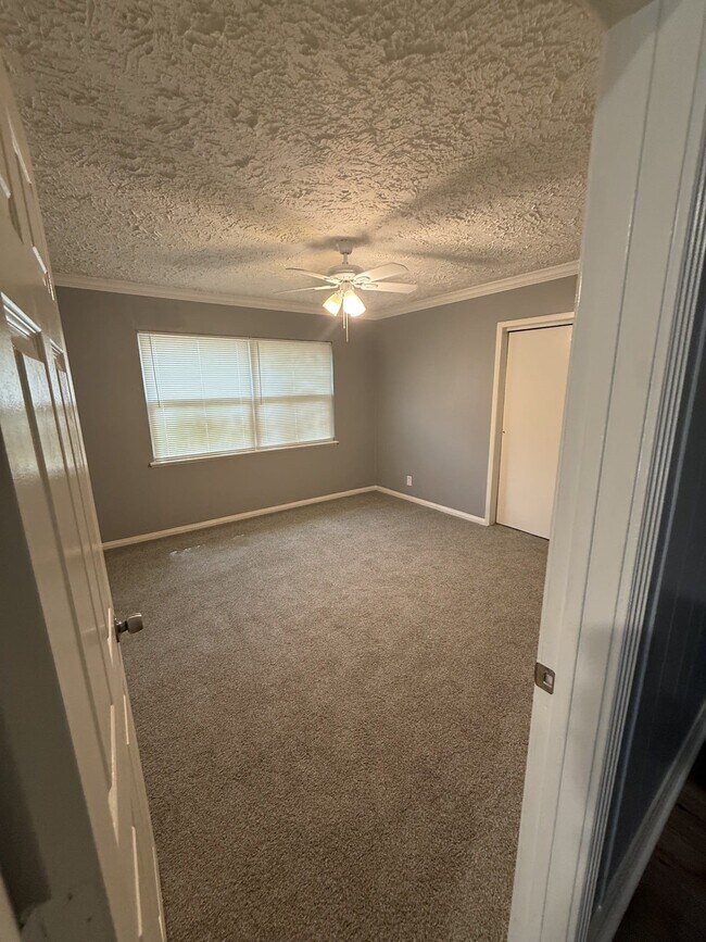 Building Photo - 5218 Cortelyou Ln