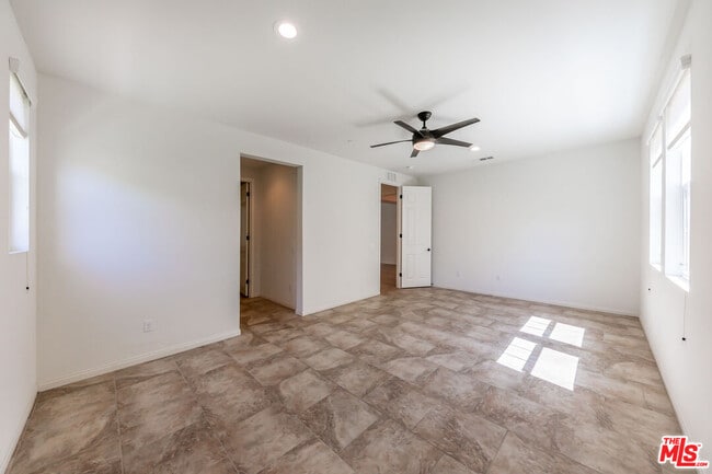 Building Photo - 22379 Driftwood Ct
