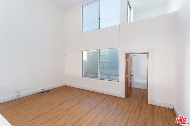 Building Photo - 11 Brooks Ave