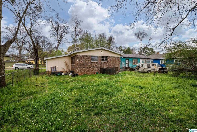 Building Photo - 2225 Beulah Ave SW