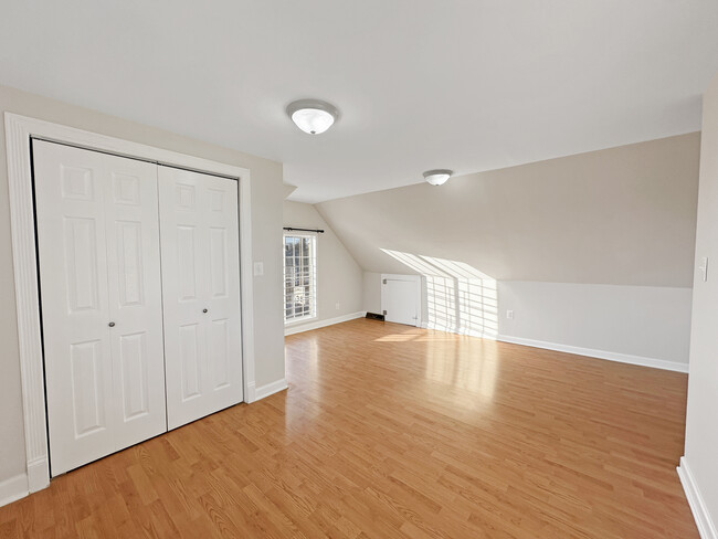 Building Photo - 3135 Chicago Rd