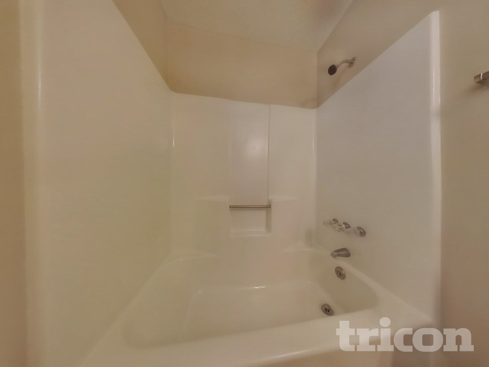 Building Photo - 1515 Olde Oak Dr