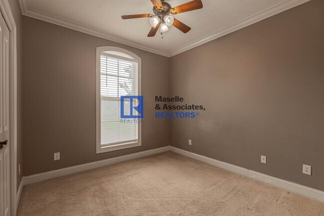 Building Photo - 403 Evian Way