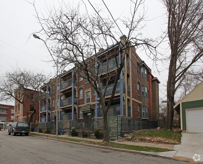Primary Photo - 1106-1110 E 40th St