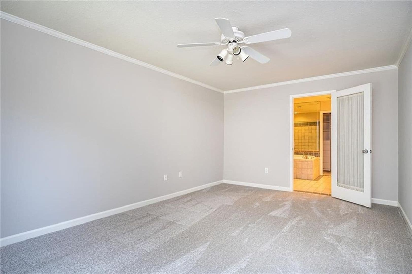 Building Photo - 26202 Plantation Dr NE