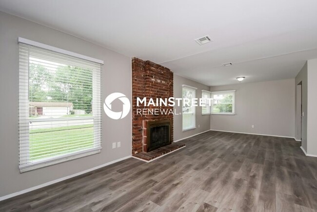 Building Photo - 3 Bedroom Pet-Friendly Home in St. Louis, MO with Main Street Renewal