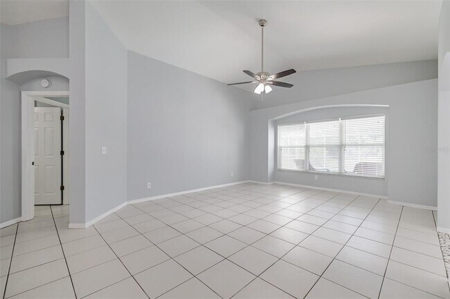 Building Photo - 1510 Oracle Dr