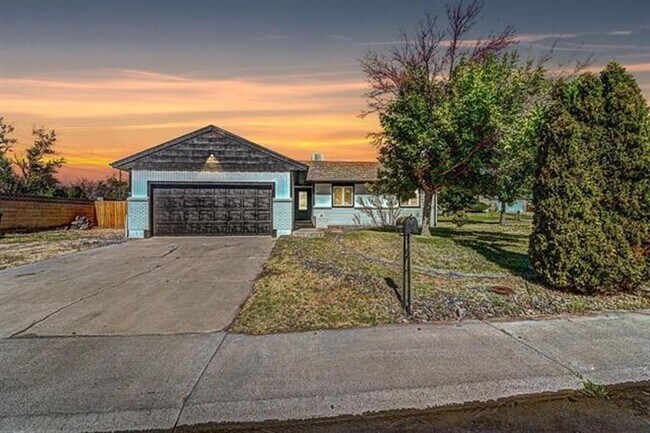 Primary Photo - Stunning home in highly sought neighborhood!