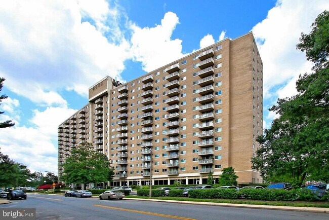 Building Photo - 1225 Martha Custis Dr
