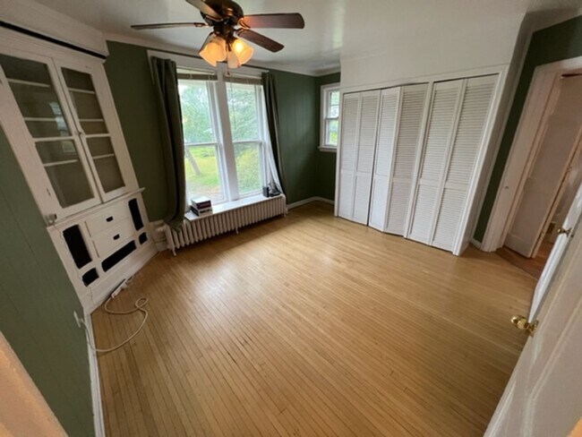 Building Photo - Duluth MN - 4+ bed - 2-bath - 2-car garage