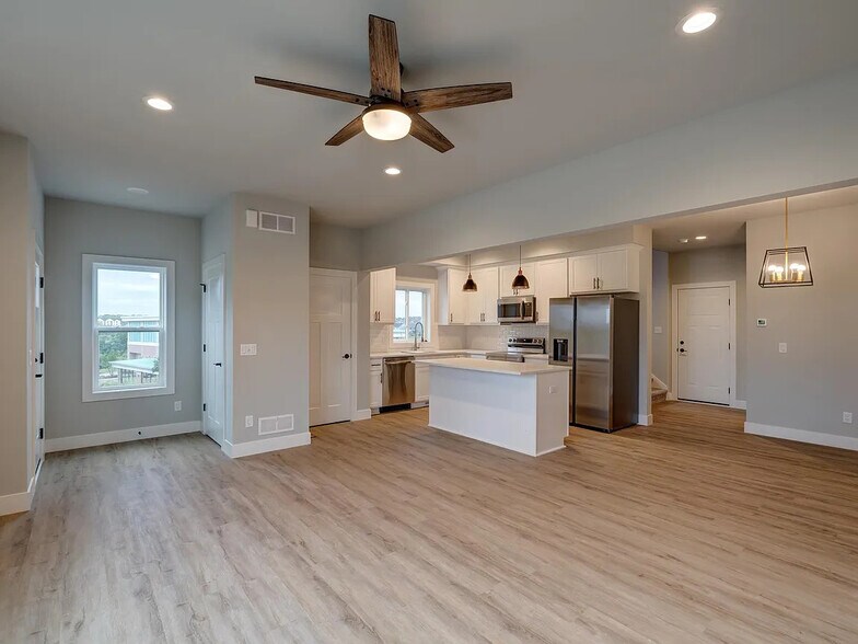 Building Photo - 115 Prairie Heights Dr