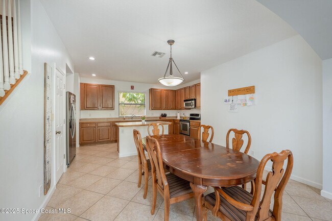 Building Photo - 2842 Glenridge Cir