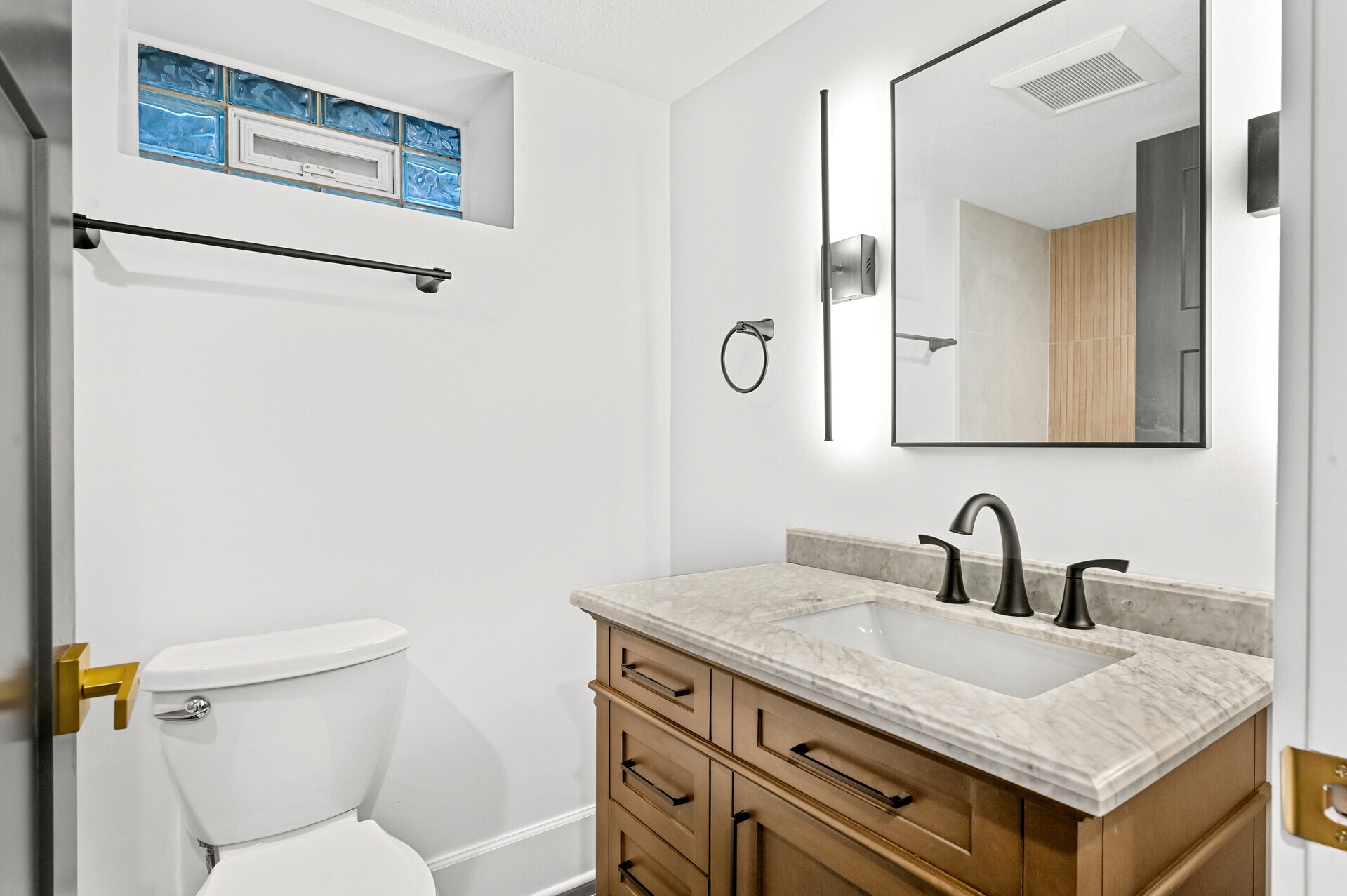 Building Photo - 3127 33rd Ave S