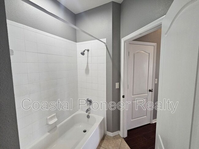 Building Photo - 1824 Mira Lago Cir