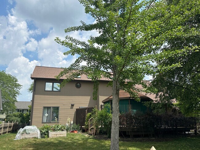 Building Photo - 6096 Angel Ln