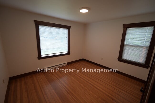 Building Photo - 2 bed, office, 2 bath, 1 car garage, in Sequim
