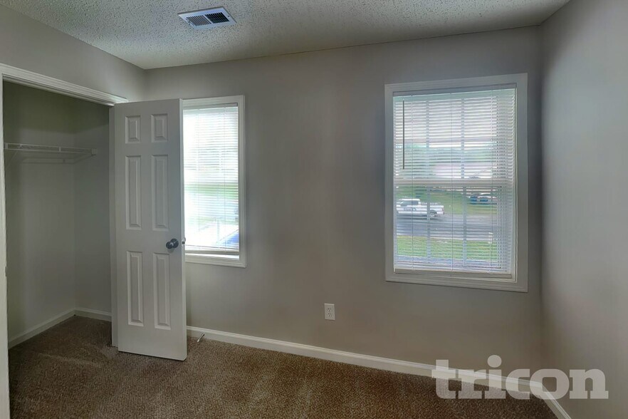 Building Photo - 1070 Piney Church Rd