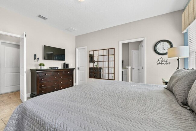 Building Photo - 4425 Acorn Ct