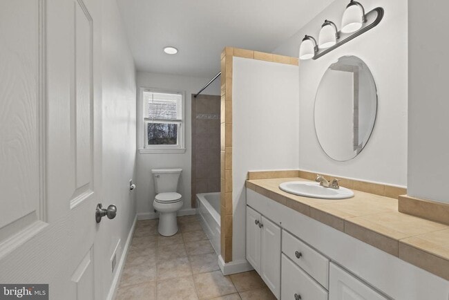 Building Photo - 139 Adrienne Ave