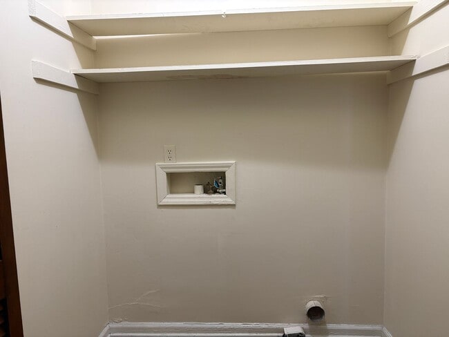 Building Photo - 1 Bedroom, 1 Bathroom Condo in High Point!